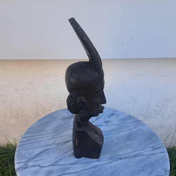 Ivory Coast African Statue of a Woman - Picture 5 of 11